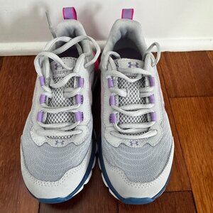 Under Armour Kids Athletic Sneaker - Size 3.5